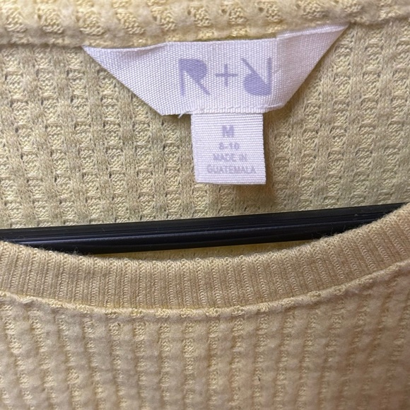 Lightweight pullover sweater - Picture 5 of 5